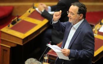 ΣΥΡΙΖΑ: Βέτο Λαφαζάνη για όσους ψήφισαν το μνημόνιο