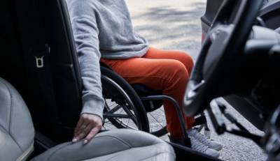 Επίδομα βενζίνης: "Ξέχασαν" τα ΑΜΕΑ και μηχανές έως 50 κυβικά από το fuel pass (βίντεο)