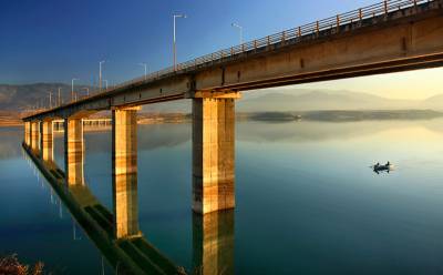 Δεν κλείνει η γέφυρα Σερβίων, προς το παρόν, για τα οχήματα κάτω των 3,5 τόνων