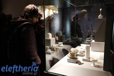 Εντυπωσίασε το κοινό η έκθεση "Πυξίδες, σκεύη πολύτιμων", που εγκαινιάστηκε στην Καλαμάτα (βίντεο-φωτογραφίες)