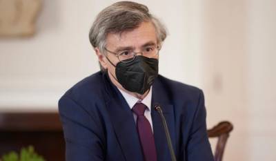 Τσιόδρας: Η ενισχυτική δόση προφυλάσσει κατά 20 φορές από τη σοβαρή λοίμωξη ή και τον θάνατο