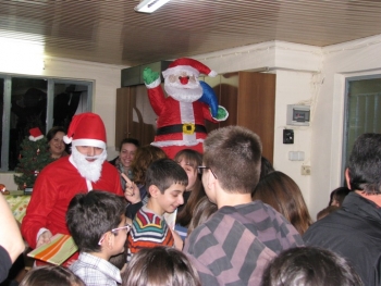 Ο Αγιος Βασίλης επισκέφτηκε τον Καραβά