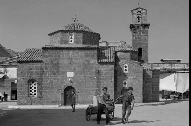 Η πλατεία Αγίων Αποστόλων πριν από δεκαετίες