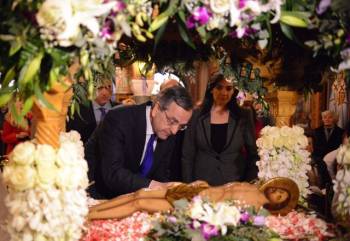 Στην Πύλο για τον Επιτάφιο ο Αντ. Σαμαράς - Αναχώρησε για Ανάσταση στο Ναύπλιο (φωτογραφίες)