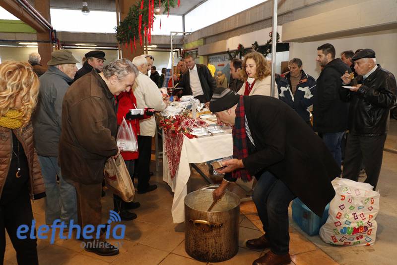 "Ο Ταΰγετος κέρασε και χόρεψε" στην Κεντρική Αγορά Καλαμάτας (βίντεο-φωτογραφίες)