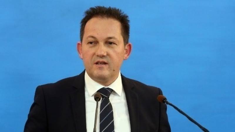 Πέτσας: Η κυβέρνηση στοχεύει και υλοποιεί έργα που θα βοηθήσουν την πορεία της χώρας προς το μέλλον