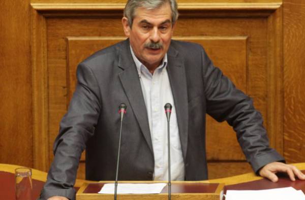 Πετράκος: «Εχουμε προγόνους αγωνιστές»