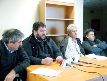 Από τη χθεσινή συνέντευξη (από αριστερά) Θαν. Πετράκος, Αρ. Ηλιακίδης, Δ. Κουφόγιαννης, Β. Μάινας