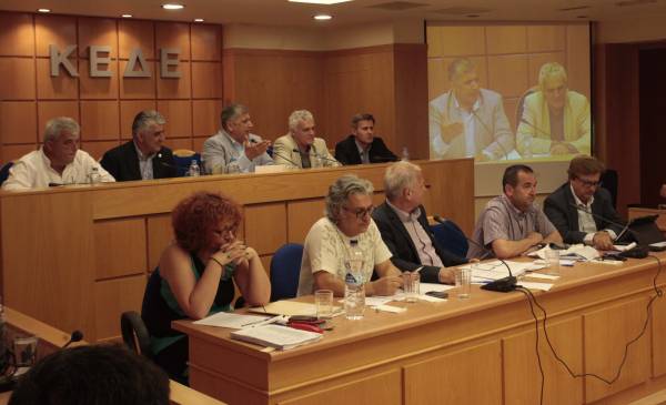 Εμμένει η ΚΕΔΕ στην απόφαση για τα ταμειακά διαθέσιμα των δήμων