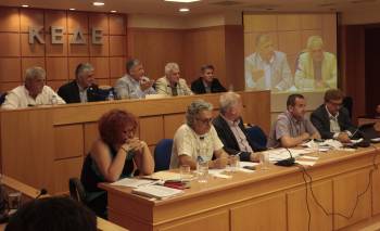 Εμμένει η ΚΕΔΕ στην απόφαση για τα ταμειακά διαθέσιμα των δήμων