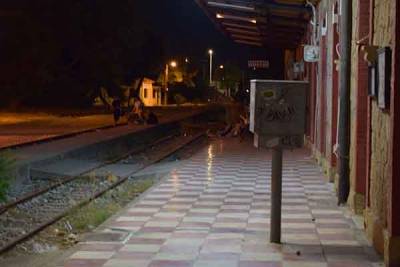 Στέκι νεαρών o σιδηροδρομικός σταθμός