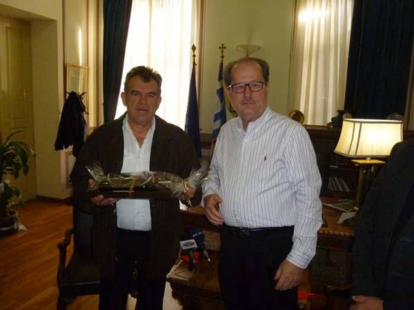 Aρχής γενομένης από την επίσκεψη Τσώνη στο Νίκα: "Απόψυξη" σχέσεων Καλαμάτας - Μεσσήνης