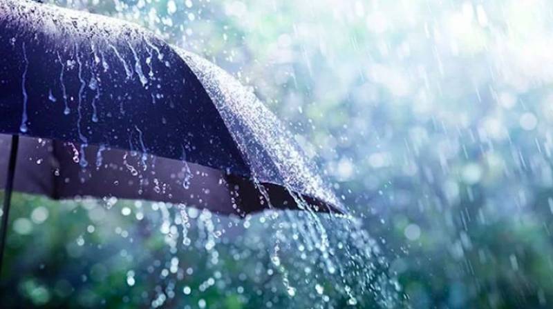 Τοπικές βροχές και σποραδικές καταιγίδες αύριο, με τη θερμοκρασία σε φυσιολογικά για την εποχή επίπεδα