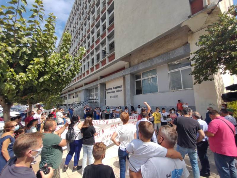 Συγκέντρωση στο Διοικητήριο κατά της υποβάθμισης σχολικών μονάδων