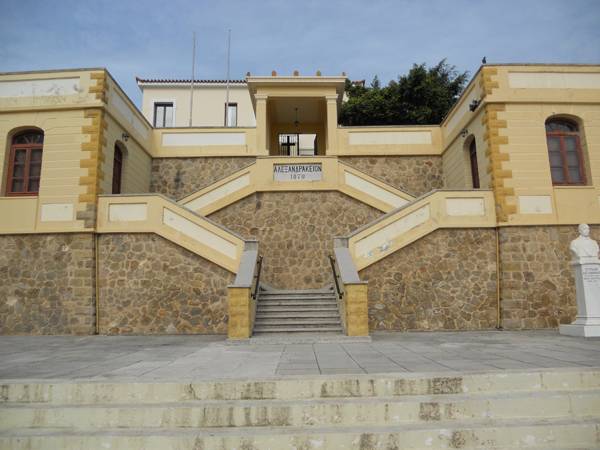 Στη σιγουριά του ιδρύματος περισσότεροι ηλικιωμένοι λόγω κρίσης και φτώχειας