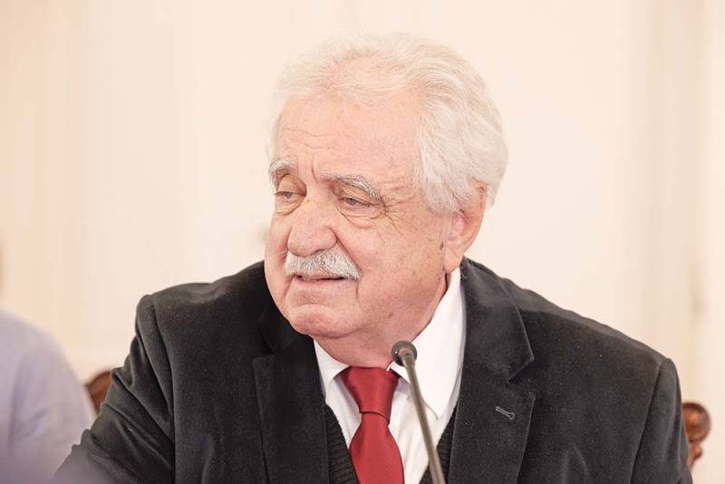 Ο Σταύρος Μπένος μιλάει στην «Ε» για τα 39 χρόνια από τους σεισμούς της Καλαμάτας: “Το φαινόμενο του Τιτανικού”