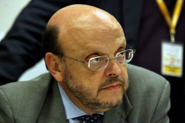 Αντώναρος: Καλά θα κάνει ο κύριος Ντάισελμπλουμ να βάλει φερμουάρ στο στόμα του