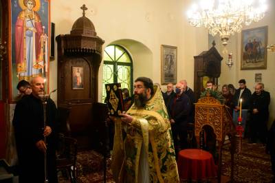 “Χριστός ετέχθη” στην Ιερά Μονή Βελανιδιάς