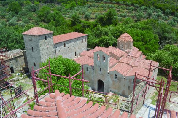 Θυρανοίξια σε Ανδρομονάστηρο και Νιόκαστρο