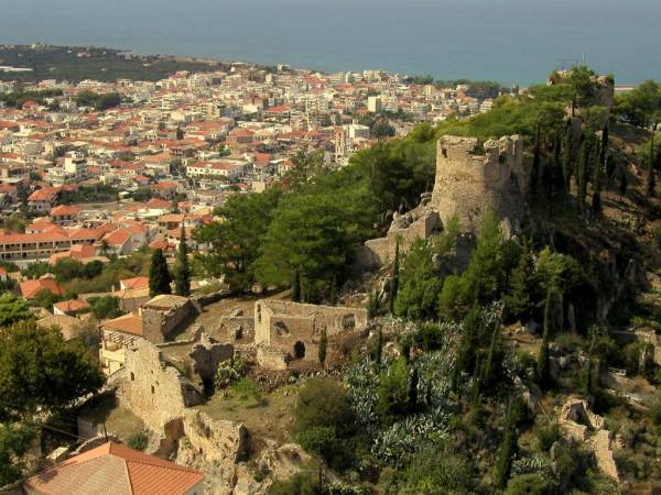 Παράπονα για το Κάστρο της Κυπαρισσίας