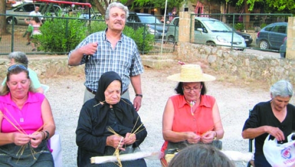 Μανιάτικο Πανόραμα στον προβλήτα της Καλαμάτας