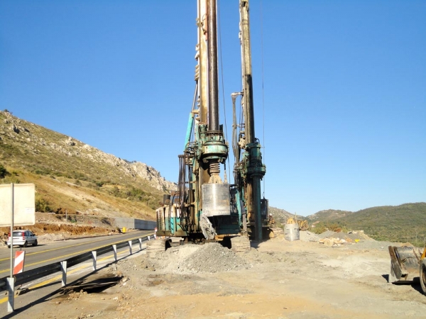 Προχωρά η αποκατάσταση του δρόμου στο Δερβένι