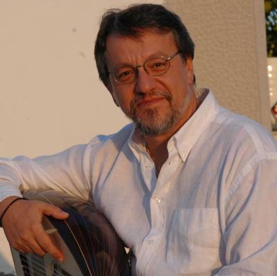 Μαθήματα στη Χορωδία του Λυκείου των Ελληνίδων με δάσκαλο τον Χρίστο Τσιαμούλη