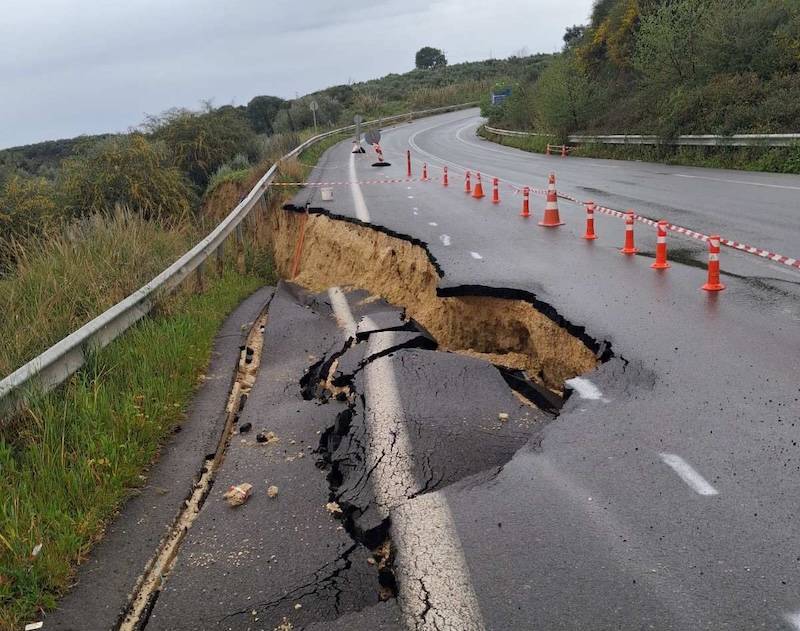 Μεσσηνία: Αποκατάσταση των ζημιών στο οδικό δίκτυο από τις κατολισθήσεις