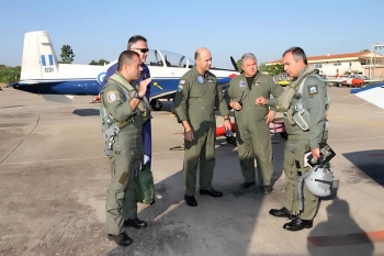 Επίσκεψη αρχηγού ΓΕΑ στην 120 ΠΕΑ - Ικανοποίηση Κλόκοζα για εκπαίδευση Ιταλών