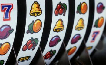 Νέες συλλήψεις για "φρουτάκια" στην Κορινθία