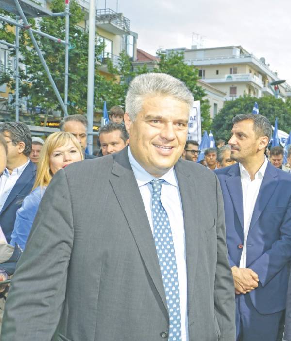 Ο βουλευτής Μεσσηνίας Μίλτος Χρυσομάλλης στην «Ε»: «Σύστημα Σαμαρά είναι ο Λαός»