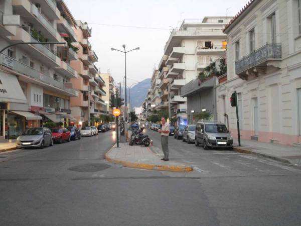 Φανάρια στην Αριστοδήμου για διπλής κατεύθυνσης Βασ. Γεωργίου