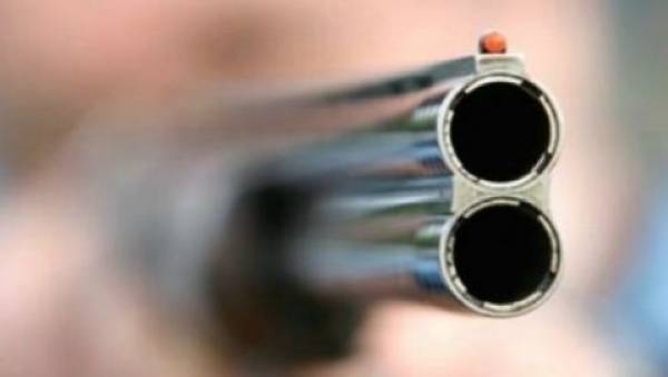 Αλβανός απείλησε με κλεμμένο δίκαννο ομοεθνείς του