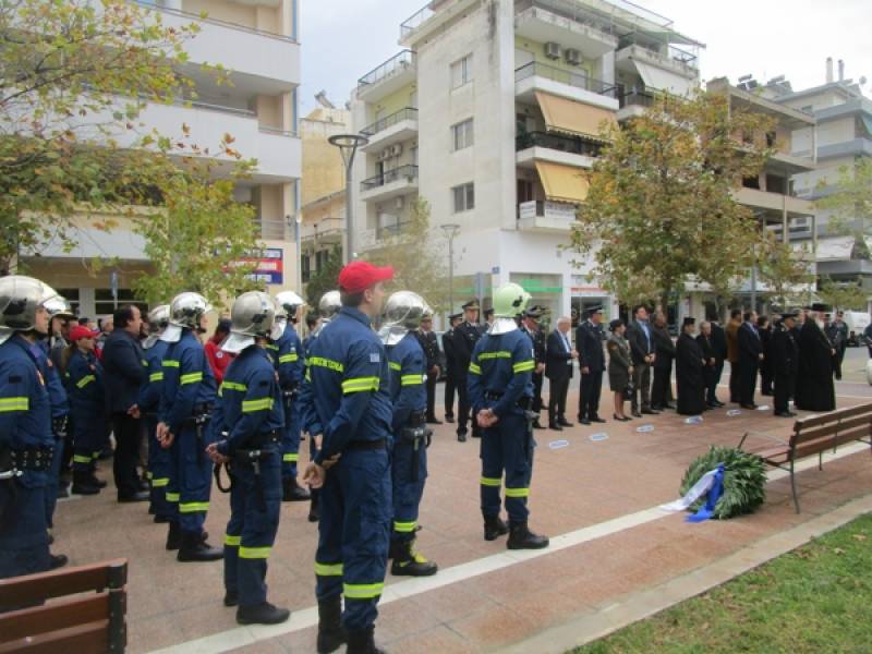 Μνημόσυνο για τους πεσόντες πυροσβέστες στην Καλαμάτα