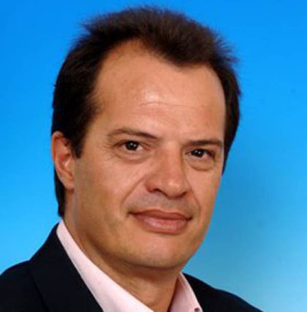 Υποψηφιότητα Δέδε για την Περιφέρεια με σύνθημα "Πάμε μπροστά"