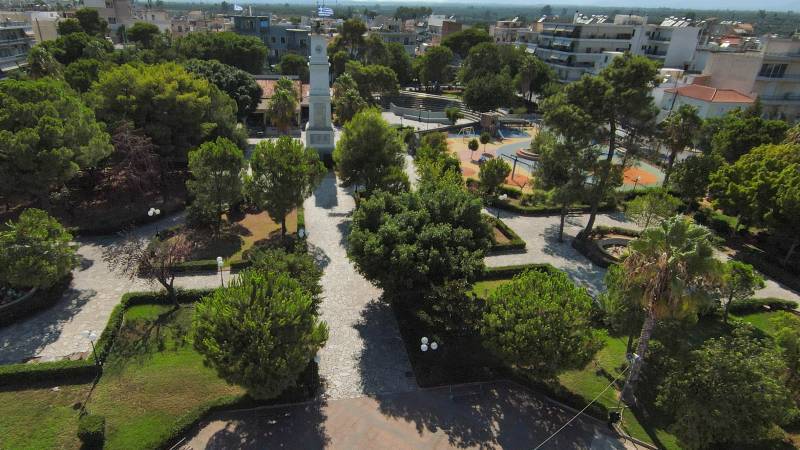Εορταστικό ωράριο από το Σάββατο στη Μεσσήνη