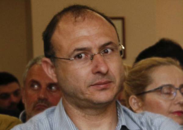 “Οποιος ζει με το σπαθί, απ' το σπαθί πεθαίνει”