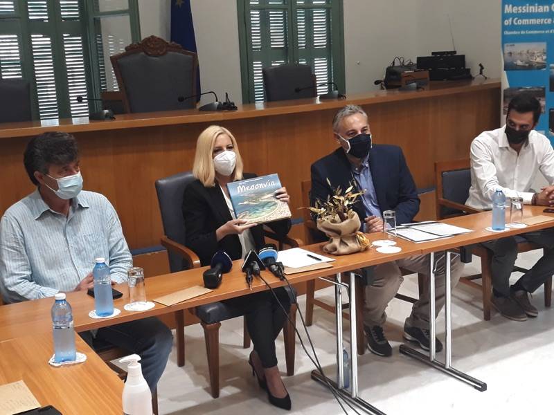 Στην Καλαμάτα η Γεννηματά: "Αλλαγή πολιτικών συσχετισμών για προοδευτική διακυβέρνηση" (βίντεο)