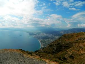 Στο Νοσοκομείο ο αλεξιπτωτιστής που έπεσε στην Ανω Βέργα