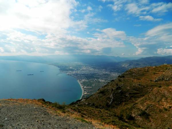 Στο Νοσοκομείο ο αλεξιπτωτιστής που έπεσε στην Ανω Βέργα