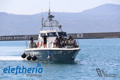 Διάσωση 54 μεταναστών στο Ταίναρο - Μεταφέρονται στο λιμάνι της Καλαμάτας