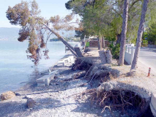 Δημοπρασία για το έργο προστασίας της ακτής στη Μικρή Μαντίνεια
