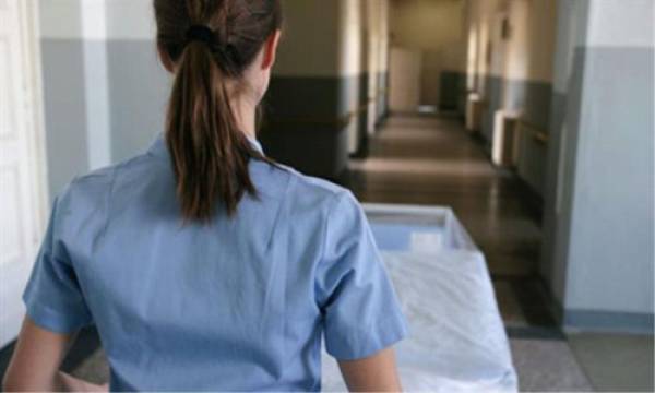 20 νοσηλεύτριες, 2 μαίες και 4 τραυματιοφορείς στα Νοσοκομεία Καλαμάτας και Κυπαρισσίας