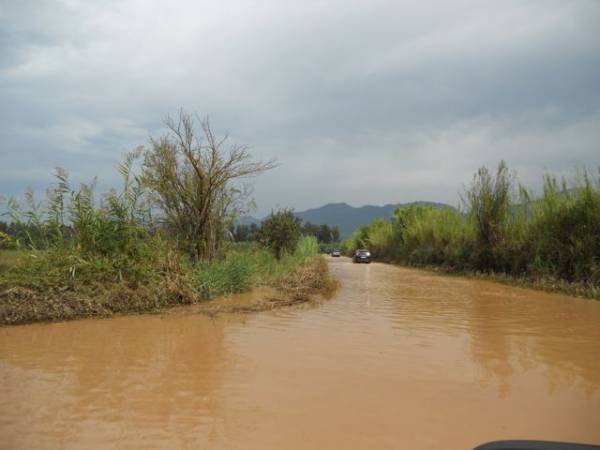 Επικίνδυνος παραμένει ο δρόμος που ενώνει τον Αρι με τη Μικρομάνη