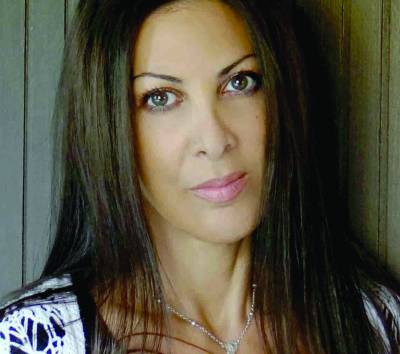 Η δεύτερη ποιοτική συλλογή της Στέβης Σαμέλη