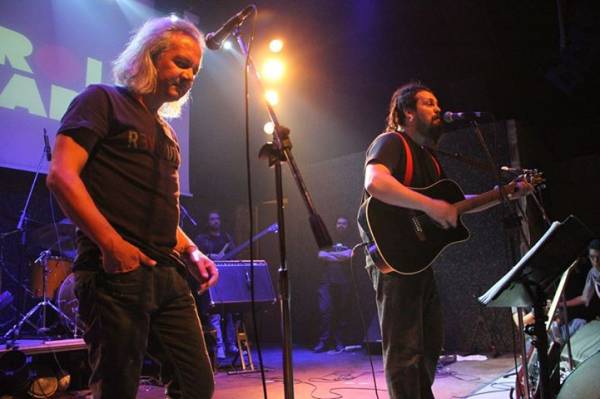 Οριστικά στο λιμάνι της Καλαμάτας η αντιφασιστική συναυλία