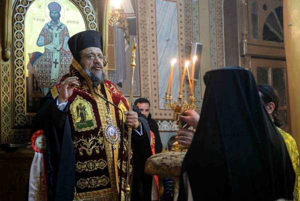 Με κατάνυξη οι Α' Χαιρετισμοί στη Μεσσηνία (βίντεο)