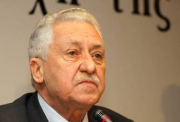 Κουβέλης: "Η κυβέρνηση πρέπει να ακολουθήσει «αποφασιστική και σκληρή» γραμμή απέναντι στην τρόικα"