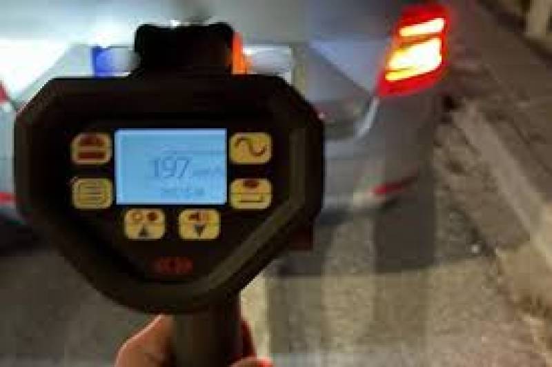 Συνελήφθη 22χρονος που έτρεχε με 197 χλμ./ώρα στην Εθνική Οδό Αθηνών-Λαμίας (βίντεο)