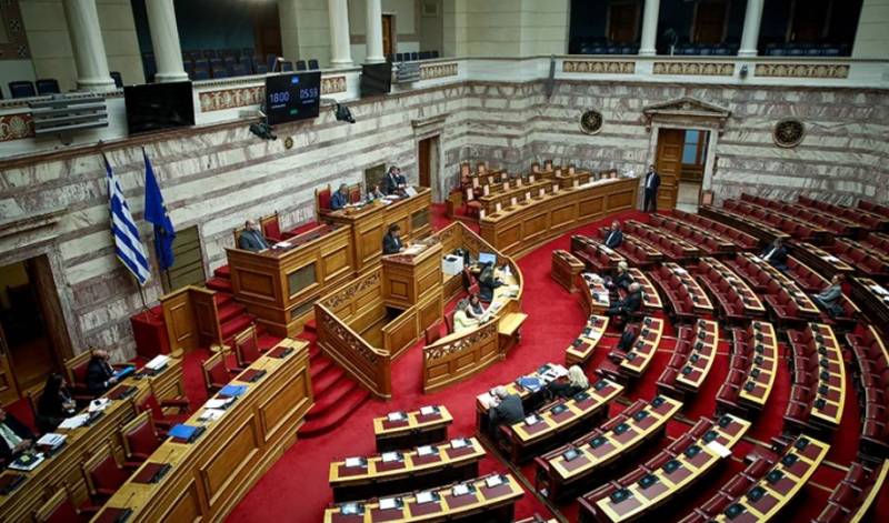 Βουλή: Υπερψηφίστηκε κατά πλειοψηφία το νομοσχέδιο για τη βιώσιμη τουριστική ανάπτυξη